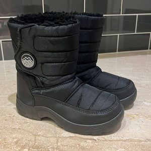 Boys snow boots